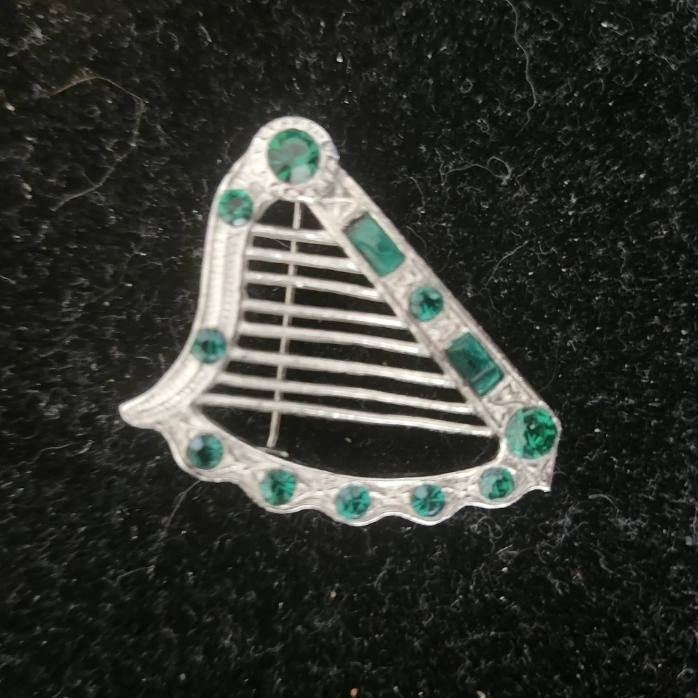 Vintage Harp brooch
